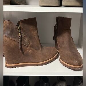 Brown UGG Wedge Ankle Boots size 8